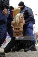 Активистки Femen голые