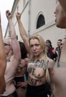 Активистки Femen голые