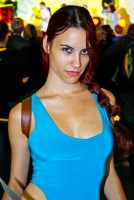 портрет lara croft на игромире 2011