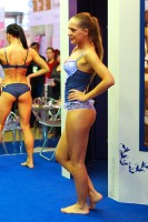 девушка в нижнем белье на выставке текстильлегпром 2012