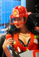 выставка Мото Парк девушка пожарная