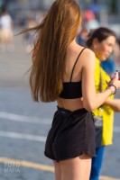 Фотоохота на девушку в мини шортиках на улице