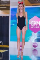 Модель в купальнике на показе CPM 2018