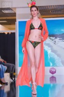 Модель в бикини на показе CPM 2018