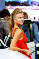 блондинка mitsubishi Московский Международный Автомобильный Салон