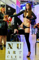 девушка nuartclub на выставке x'show 2012