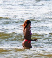 Фотоохота на пляжную девушку